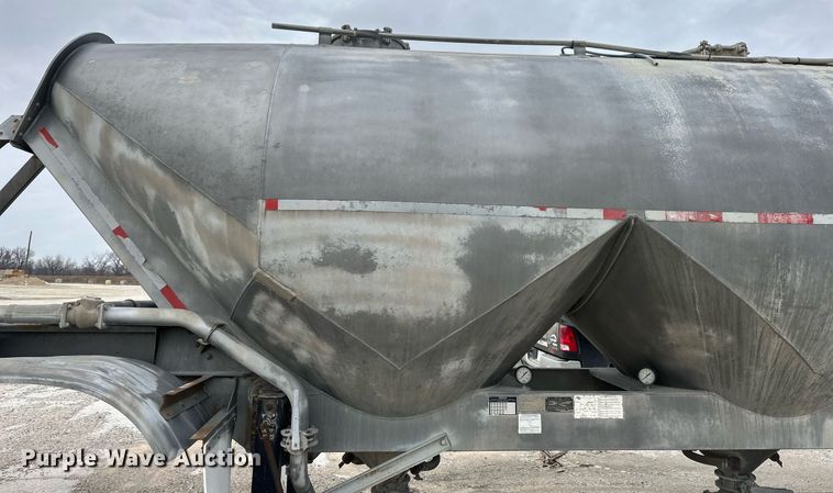 image for item DQ6629 1998 Fruehauf HAB-HE2-J1000 pneumatic dry bulk trailer