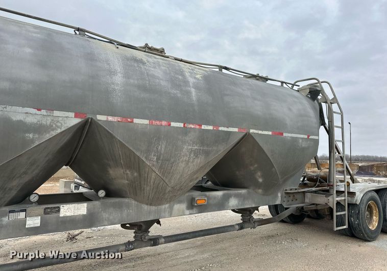 image for item DQ6629 1998 Fruehauf HAB-HE2-J1000 pneumatic dry bulk trailer