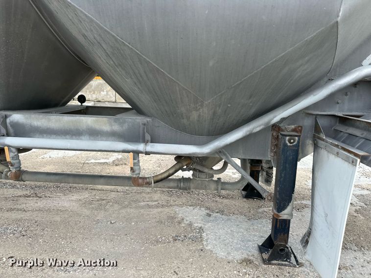 image for item DQ6629 1998 Fruehauf HAB-HE2-J1000 pneumatic dry bulk trailer