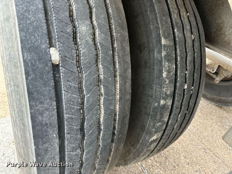 image for item DQ6629 1998 Fruehauf HAB-HE2-J1000 pneumatic dry bulk trailer