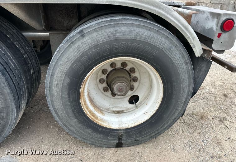 image for item DQ6629 1998 Fruehauf HAB-HE2-J1000 pneumatic dry bulk trailer