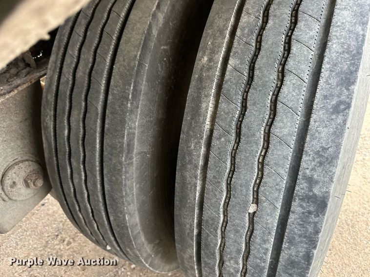 image for item DQ6629 1998 Fruehauf HAB-HE2-J1000 pneumatic dry bulk trailer