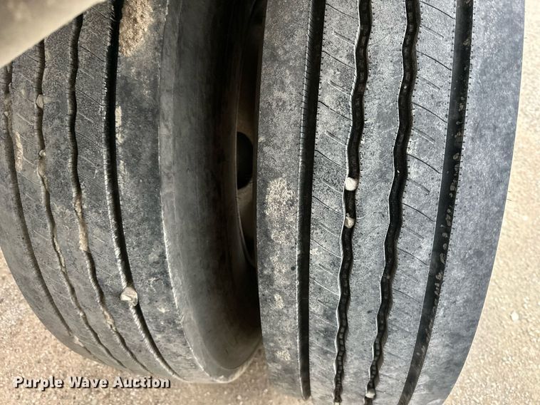 image for item DQ6629 1998 Fruehauf HAB-HE2-J1000 pneumatic dry bulk trailer