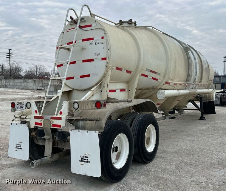 image for item DQ6630 1974 Butler pneumatic dry bulk trailer