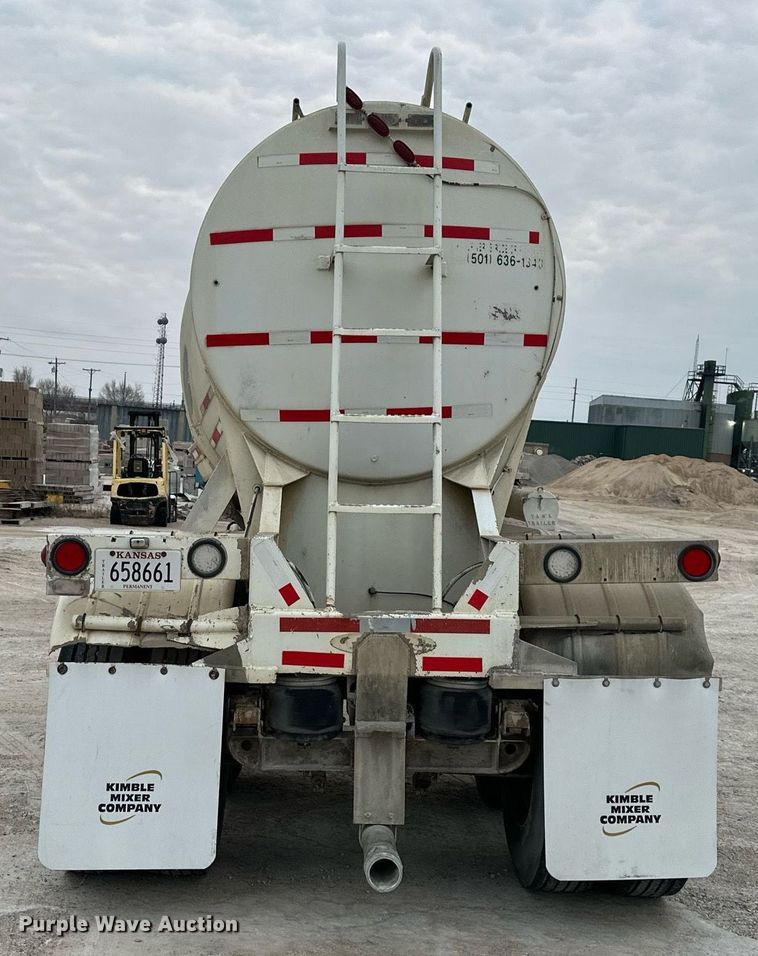 image for item DQ6630 1974 Butler pneumatic dry bulk trailer