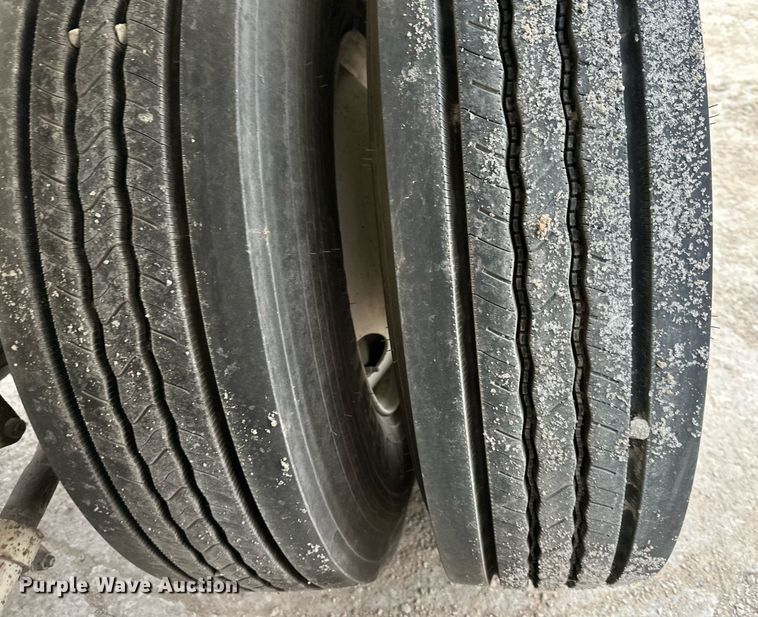 image for item DQ6630 1974 Butler pneumatic dry bulk trailer