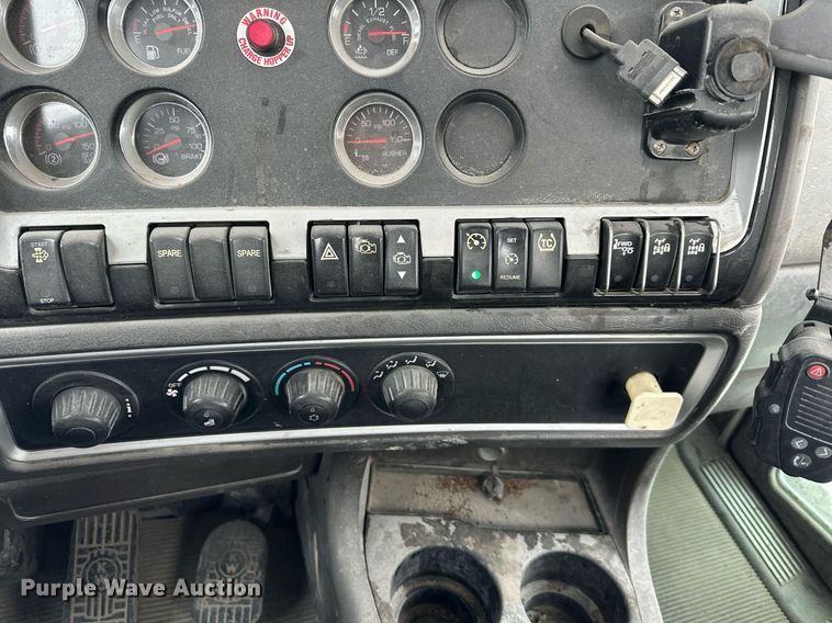 image for item DQ6637 2014 Kenworth W900 ready mix truck