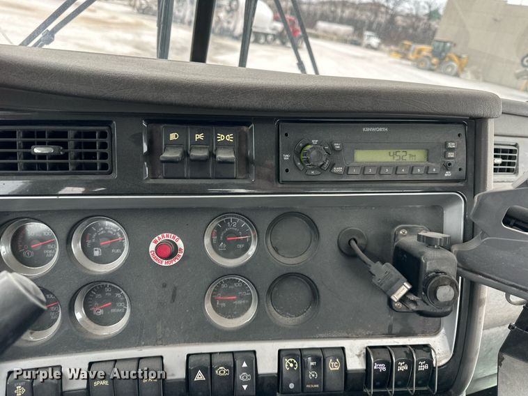 image for item DQ6637 2014 Kenworth W900 ready mix truck