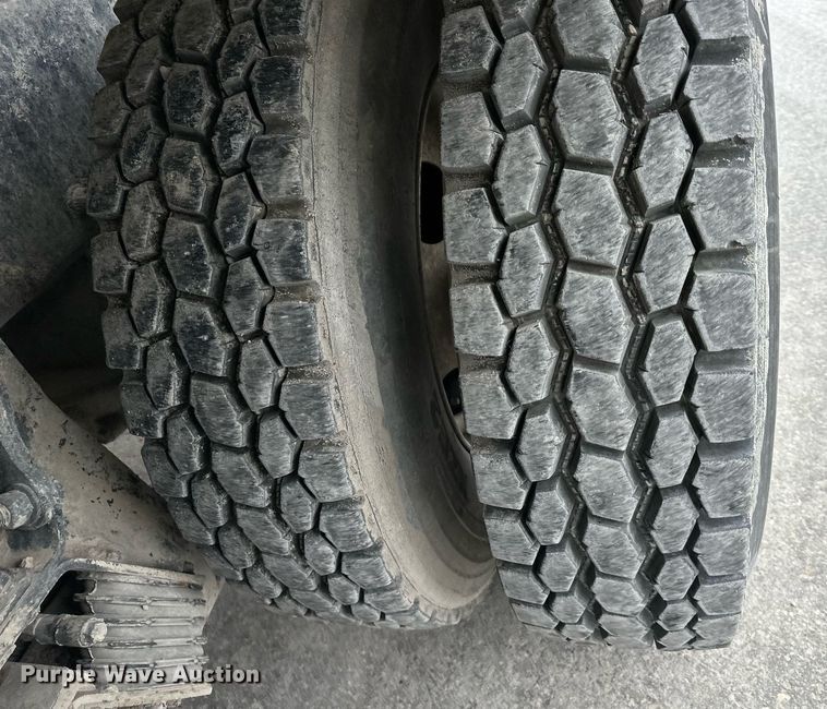 image for item DQ6637 2014 Kenworth W900 ready mix truck