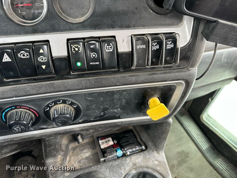 image for item DQ6638 2015 Kenworth W900 ready mix truck