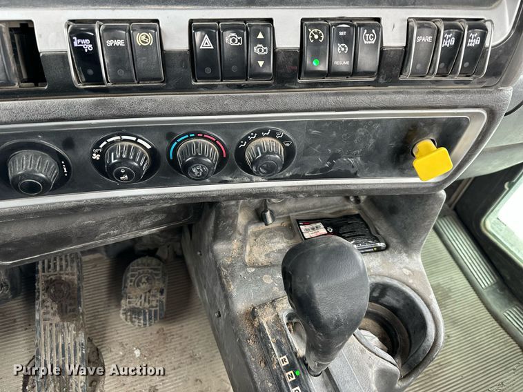 image for item DQ6638 2015 Kenworth W900 ready mix truck