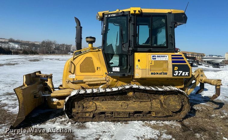 image for item DQ6641 2018 Komatsu D37EX-24 dozer