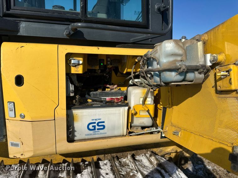 image for item DQ6641 2018 Komatsu D37EX-24 dozer