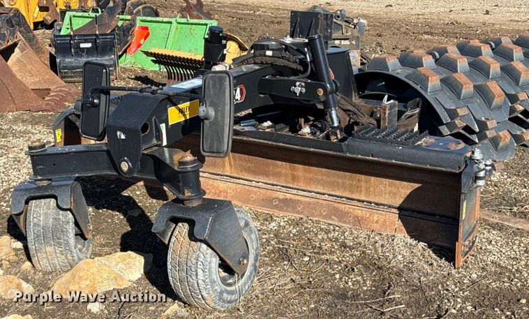 image for item DQ6642 Caterpillar GB134 skid steer grader