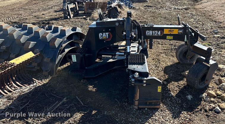 image for item DQ6642 Caterpillar GB134 skid steer grader