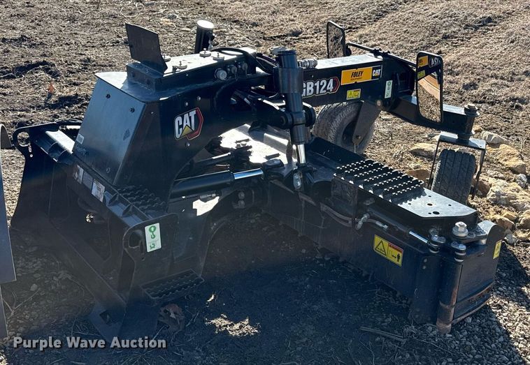 image for item DQ6642 Caterpillar GB134 skid steer grader