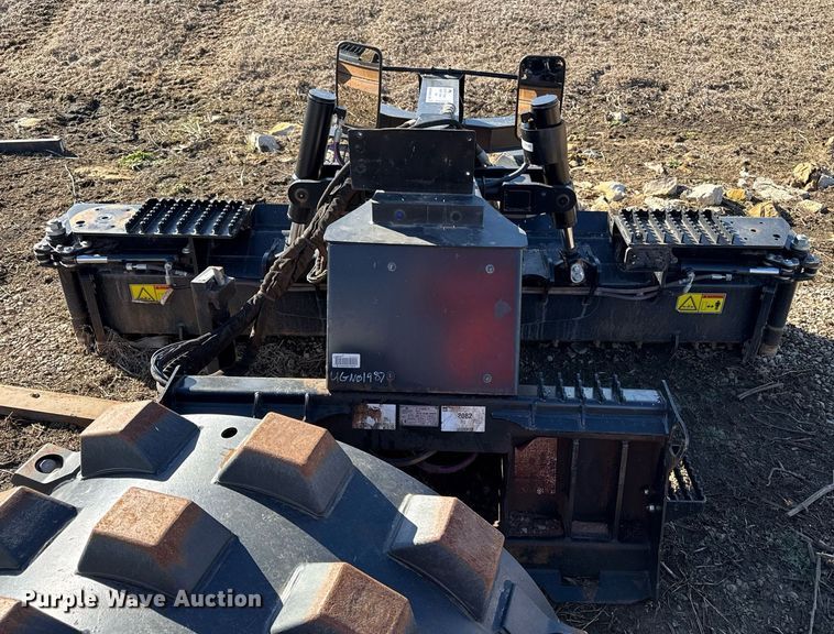 image for item DQ6642 Caterpillar GB134 skid steer grader