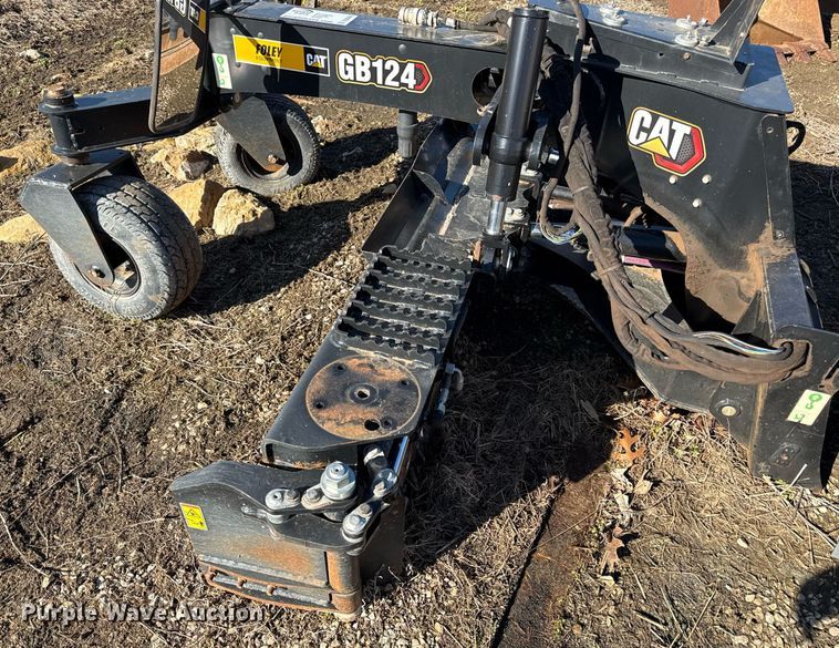 image for item DQ6642 Caterpillar GB134 skid steer grader