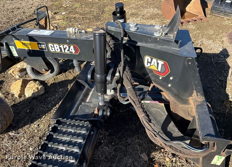 image for item DQ6642 Caterpillar GB134 skid steer grader