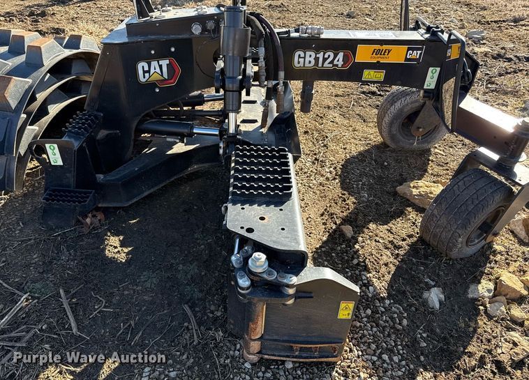 image for item DQ6642 Caterpillar GB134 skid steer grader
