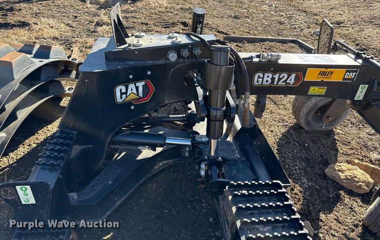 image for item DQ6642 Caterpillar GB134 skid steer grader