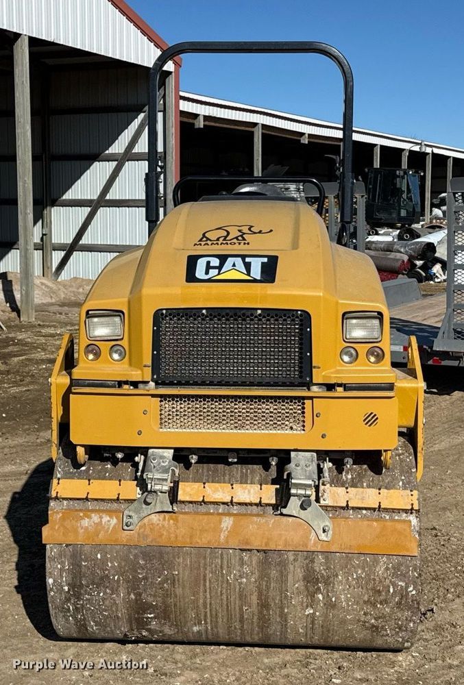 image for item DQ6643 2019 Caterpillar CB34B double drum vibratory roller