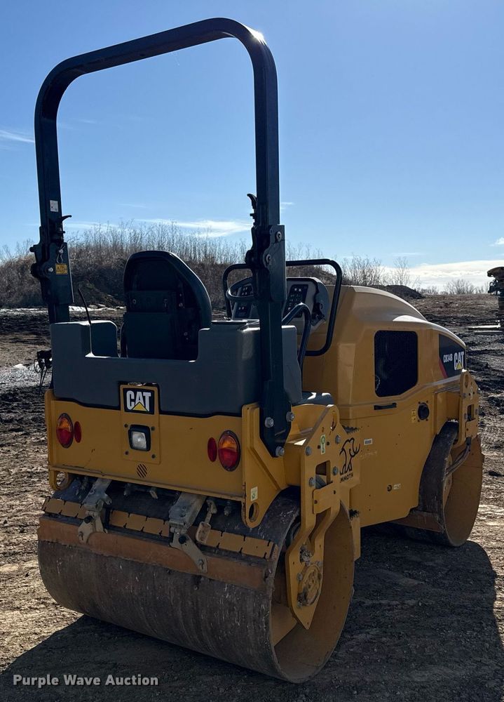 image for item DQ6643 2019 Caterpillar CB34B double drum vibratory roller