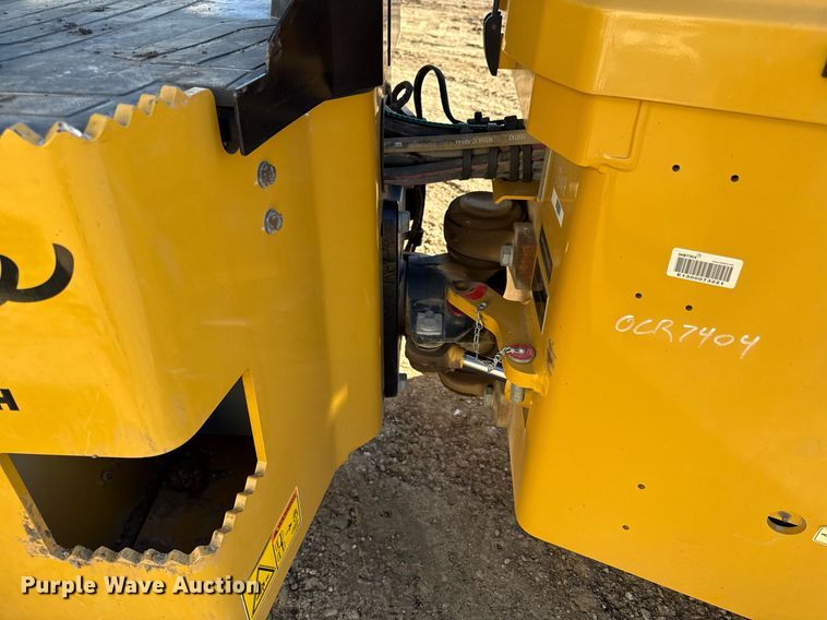 image for item DQ6643 2019 Caterpillar CB34B double drum vibratory roller