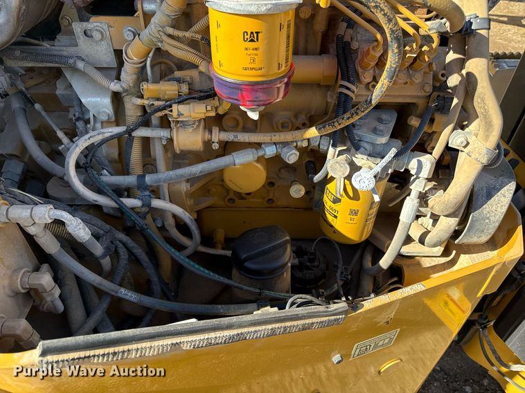 image for item DQ6643 2019 Caterpillar CB34B double drum vibratory roller