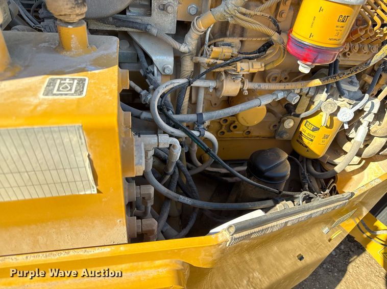 image for item DQ6643 2019 Caterpillar CB34B double drum vibratory roller