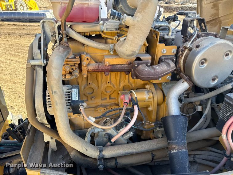 image for item DQ6643 2019 Caterpillar CB34B double drum vibratory roller