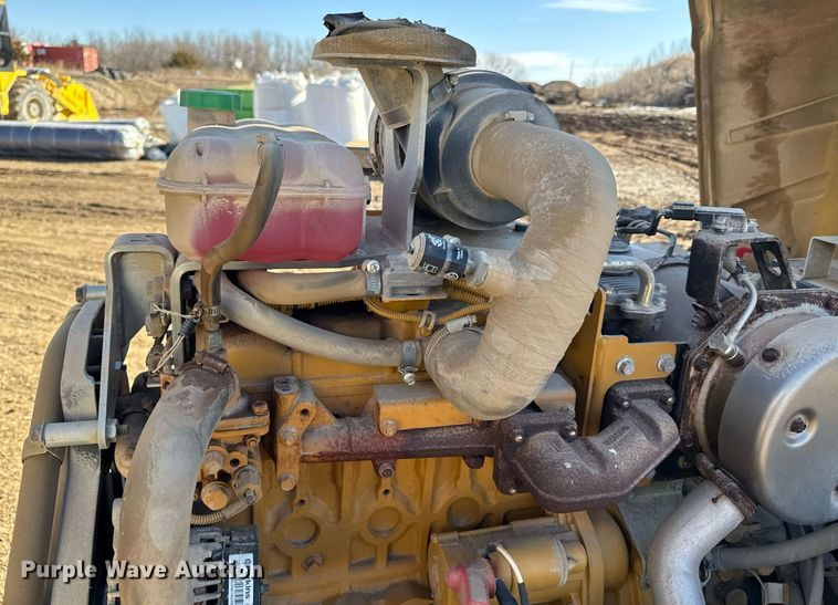 image for item DQ6643 2019 Caterpillar CB34B double drum vibratory roller