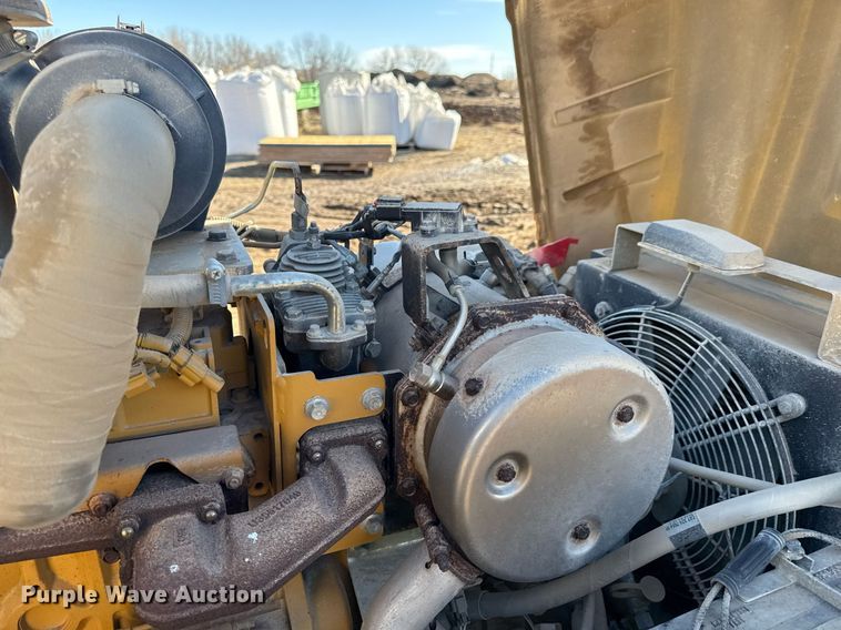 image for item DQ6643 2019 Caterpillar CB34B double drum vibratory roller