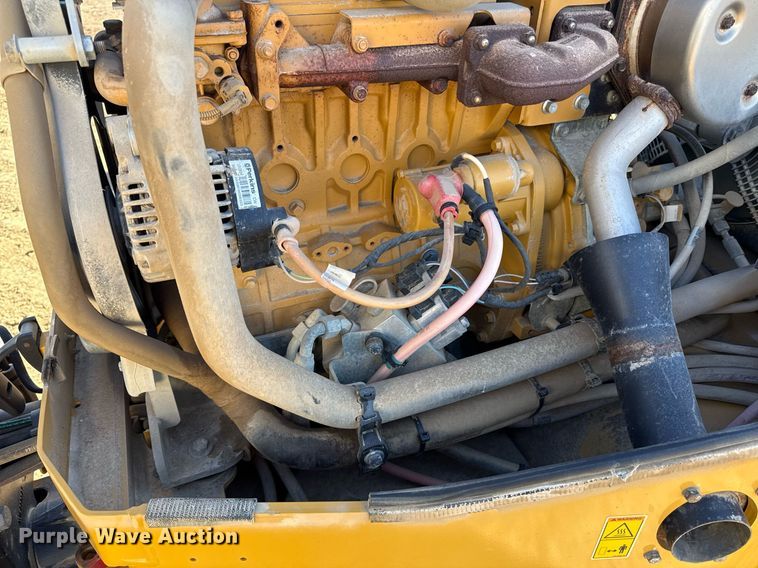 image for item DQ6643 2019 Caterpillar CB34B double drum vibratory roller