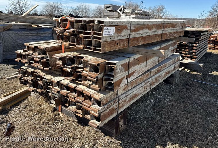 image for item DQ6647 Metal concrete forms