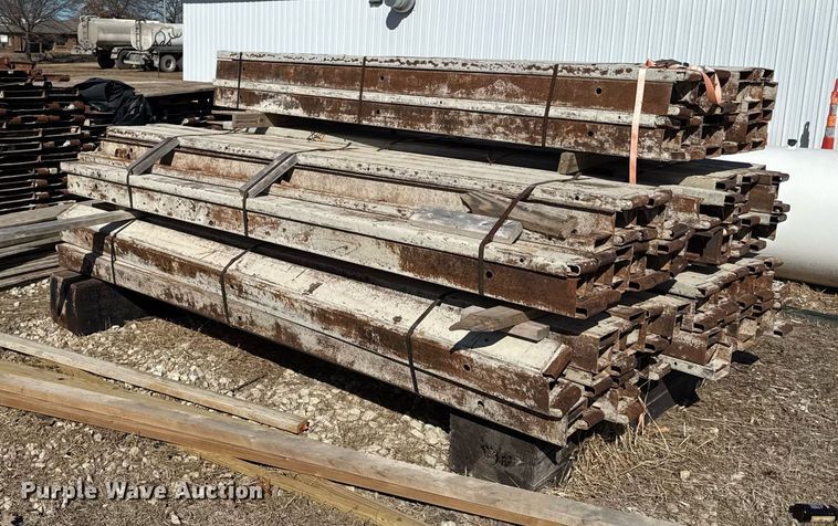 image for item DQ6647 Metal concrete forms