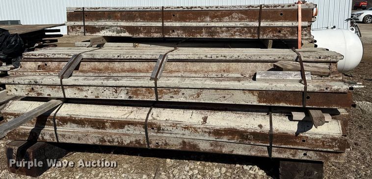 image for item DQ6647 Metal concrete forms