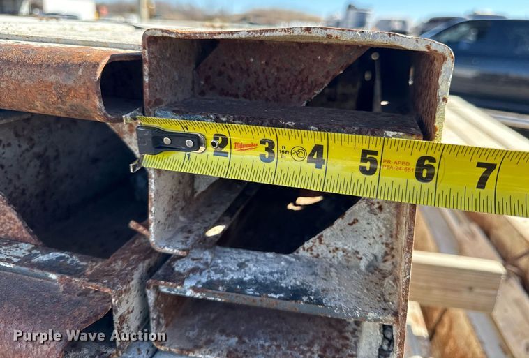 image for item DQ6647 Metal concrete forms