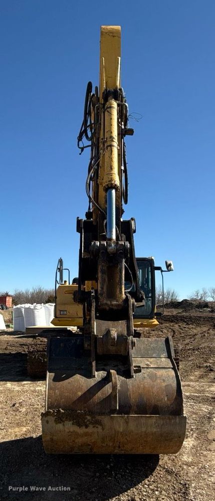 image for item DQ6648 2012 Komatsu PC240LC-10 excavator