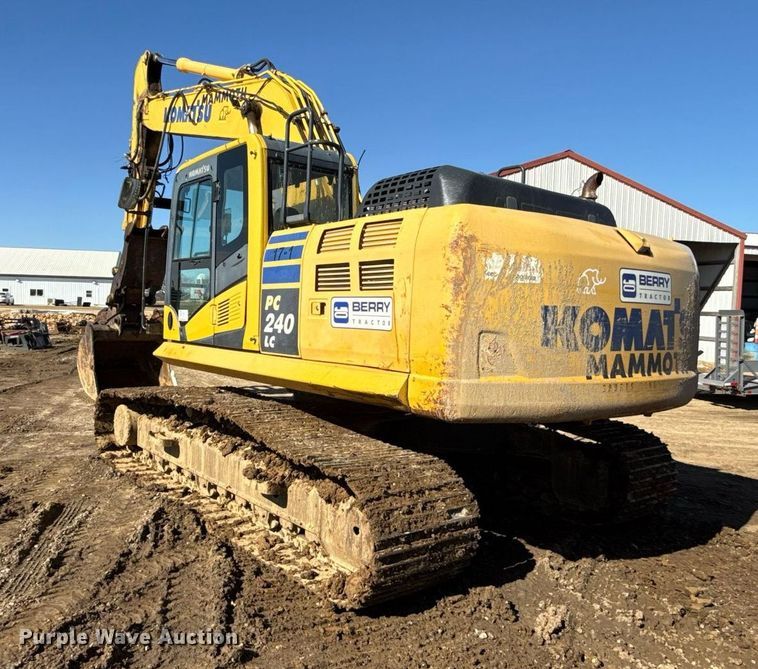 image for item DQ6648 2012 Komatsu PC240LC-10 excavator