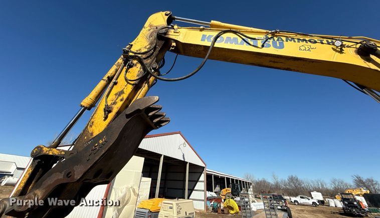 image for item DQ6648 2012 Komatsu PC240LC-10 excavator