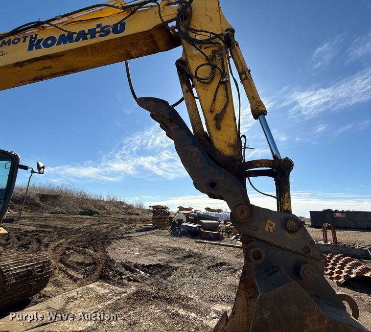 image for item DQ6648 2012 Komatsu PC240LC-10 excavator