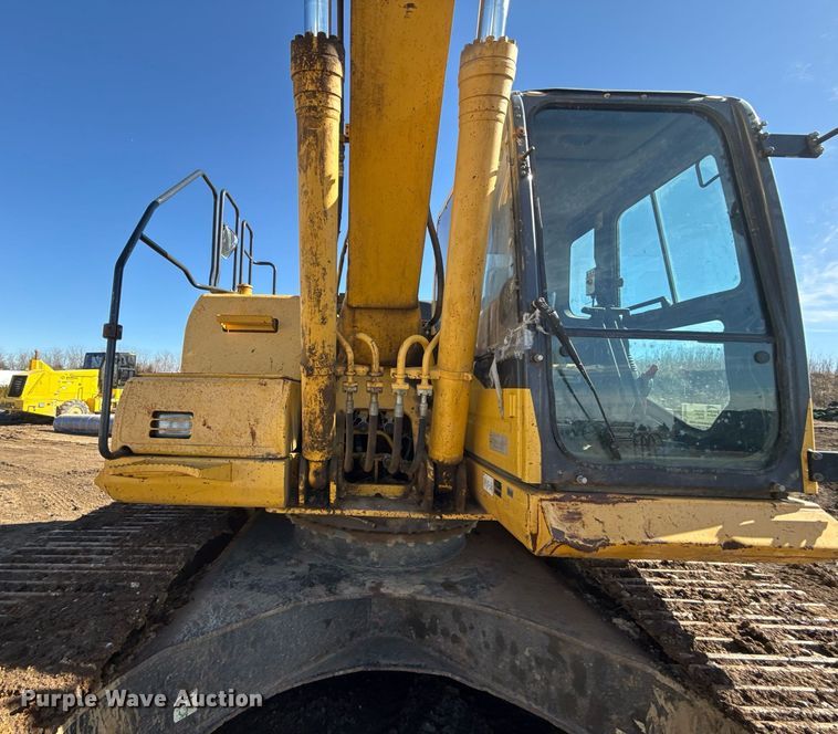 image for item DQ6648 2012 Komatsu PC240LC-10 excavator