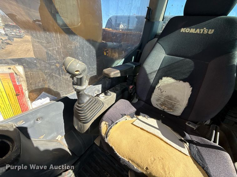 image for item DQ6648 2012 Komatsu PC240LC-10 excavator