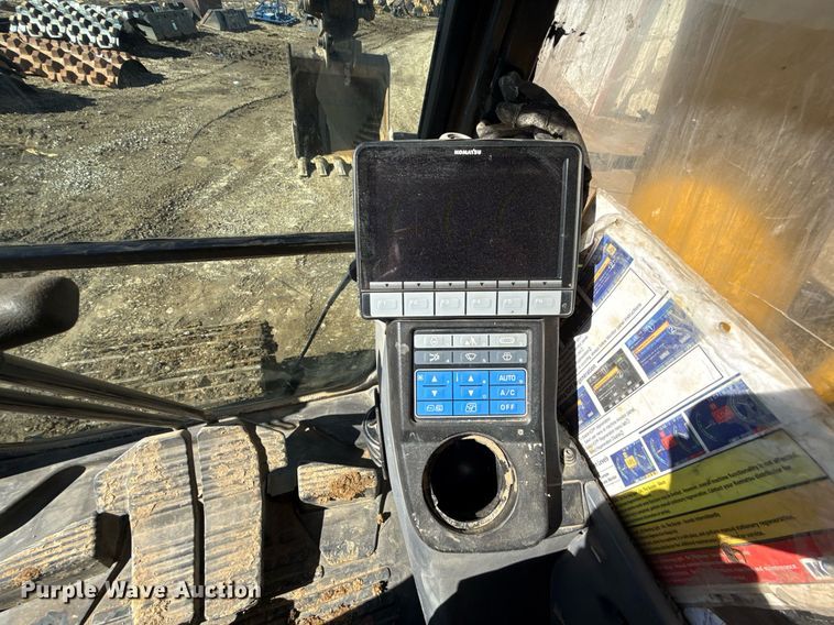 image for item DQ6648 2012 Komatsu PC240LC-10 excavator