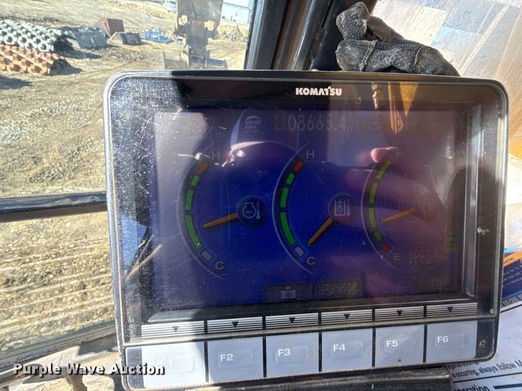 image for item DQ6648 2012 Komatsu PC240LC-10 excavator