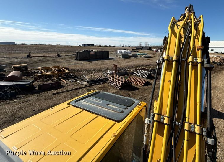 image for item DQ6648 2012 Komatsu PC240LC-10 excavator