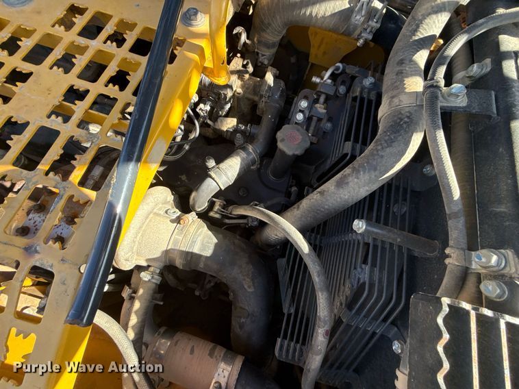 image for item DQ6648 2012 Komatsu PC240LC-10 excavator