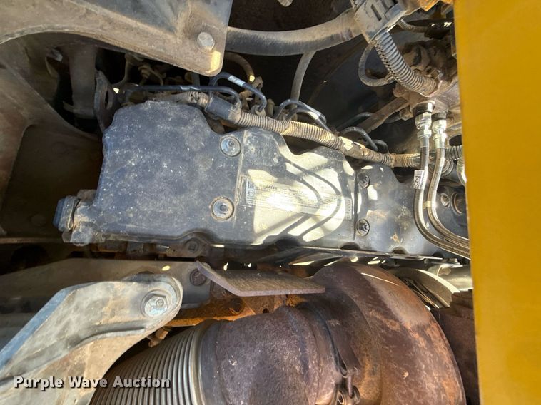 image for item DQ6648 2012 Komatsu PC240LC-10 excavator