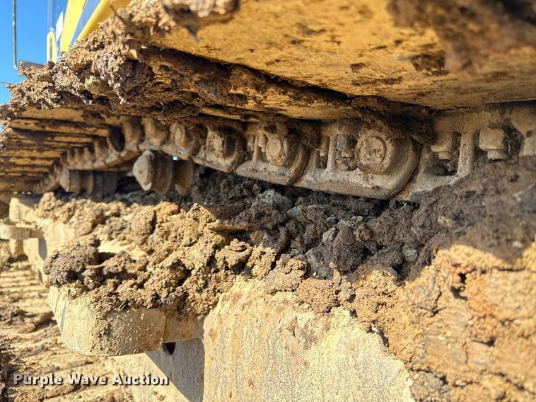 image for item DQ6648 2012 Komatsu PC240LC-10 excavator